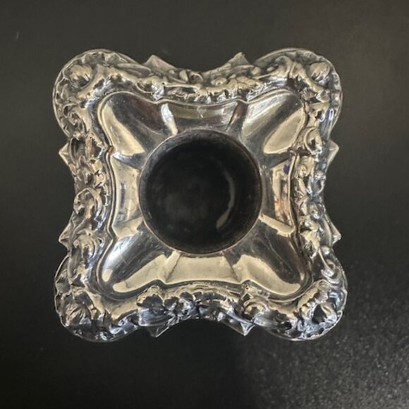 4 Vintage, Ornate Silver Plated Candleholders (green felt cover on protectio - Picture 4 of 11